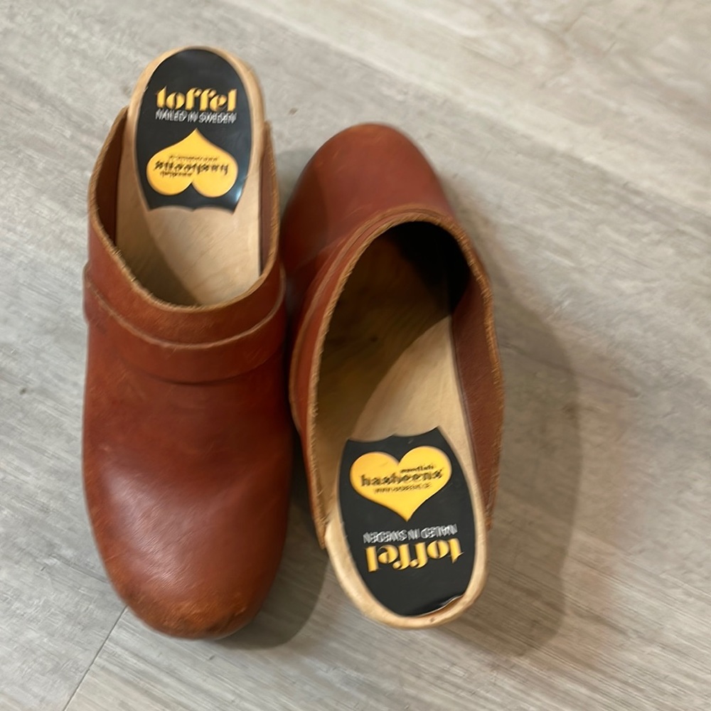 New has been clogs